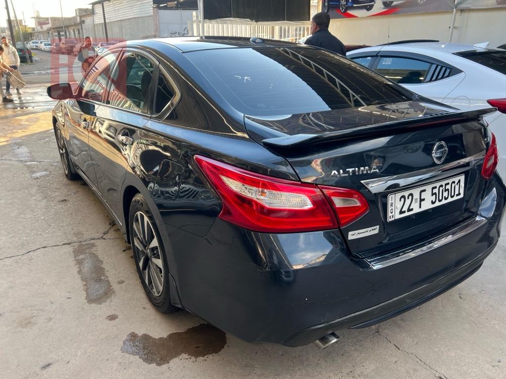 نيسان ألتيما